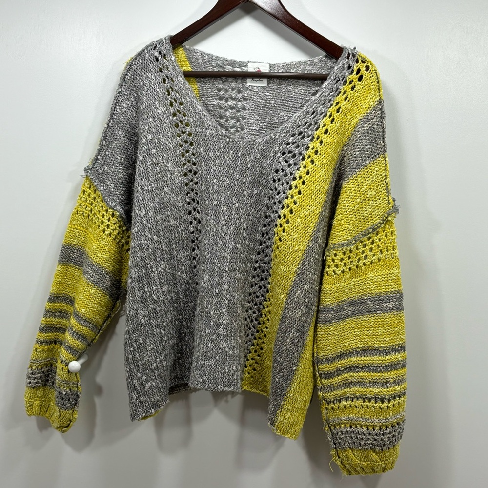 5/$50 Bungalows Oversized Yellow/Gray Stripe Women’s Size M/L